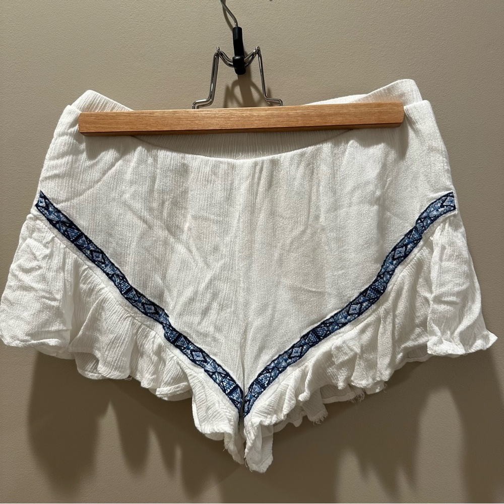 Hot Kiss White Flowy Shorts
